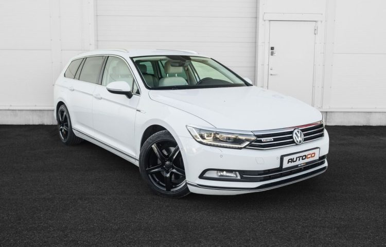 Osta kasutatud Volkswagen Passat Variant Highline 4Motion 2015 värv valge Tallinnas