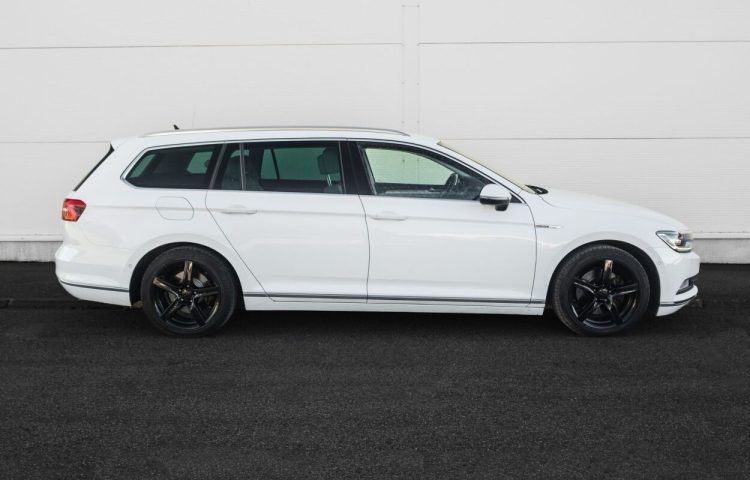 Osta kasutatud Volkswagen Passat Variant Highline 4Motion 2015 värv valge Tallinnas