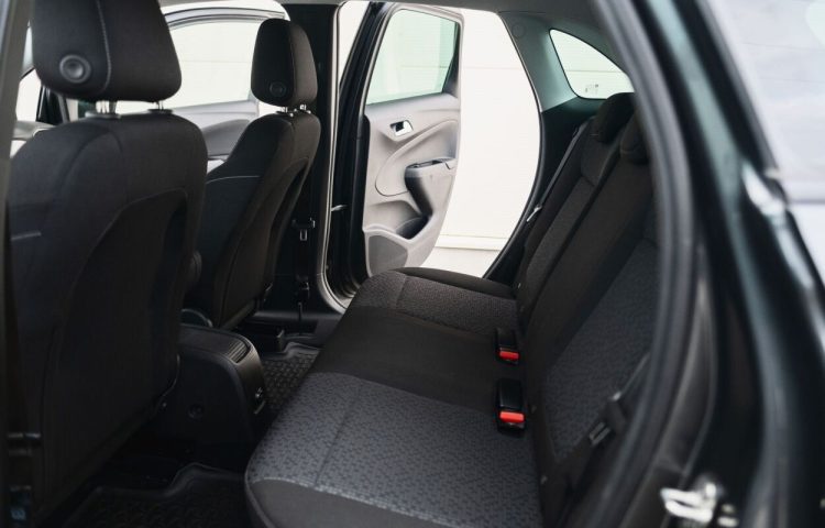 Osta kasutatud Opel Crossland X 2017 värv tumehall Tallinnas