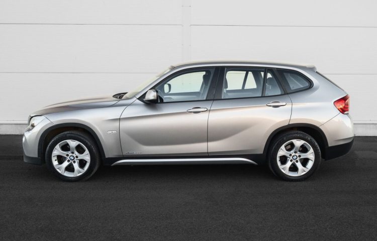 Osta kasutatud BMW X1 xDrive18d 2011 värv helehall Tallinnas