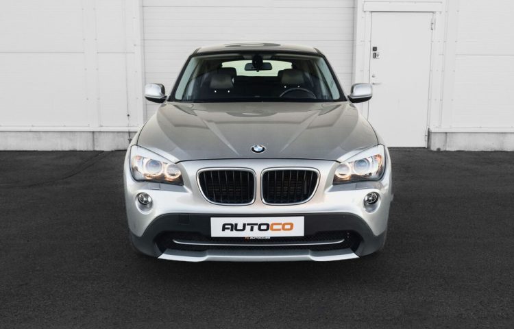 Osta kasutatud BMW X1 xDrive18d 2011 värv helehall Tallinnas