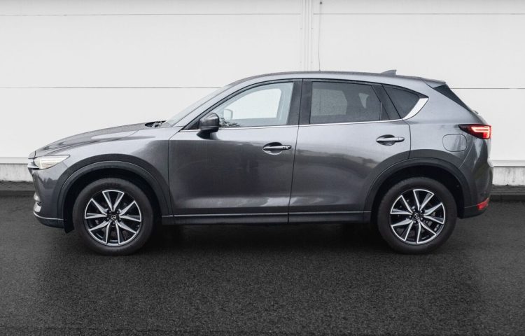 Osta kasutatud Mazda CX-5 Exclusive-Line AWD 2017 värv tumehall Tallinnas