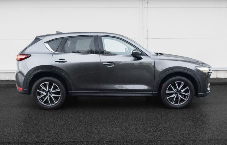 Osta kasutatud Mazda CX-5 Exclusive-Line AWD 2017 värv tumehall Tallinnas