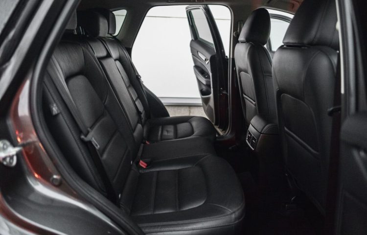 Osta kasutatud Mazda CX-5 Exclusive-Line AWD 2017 värv tumehall Tallinnas